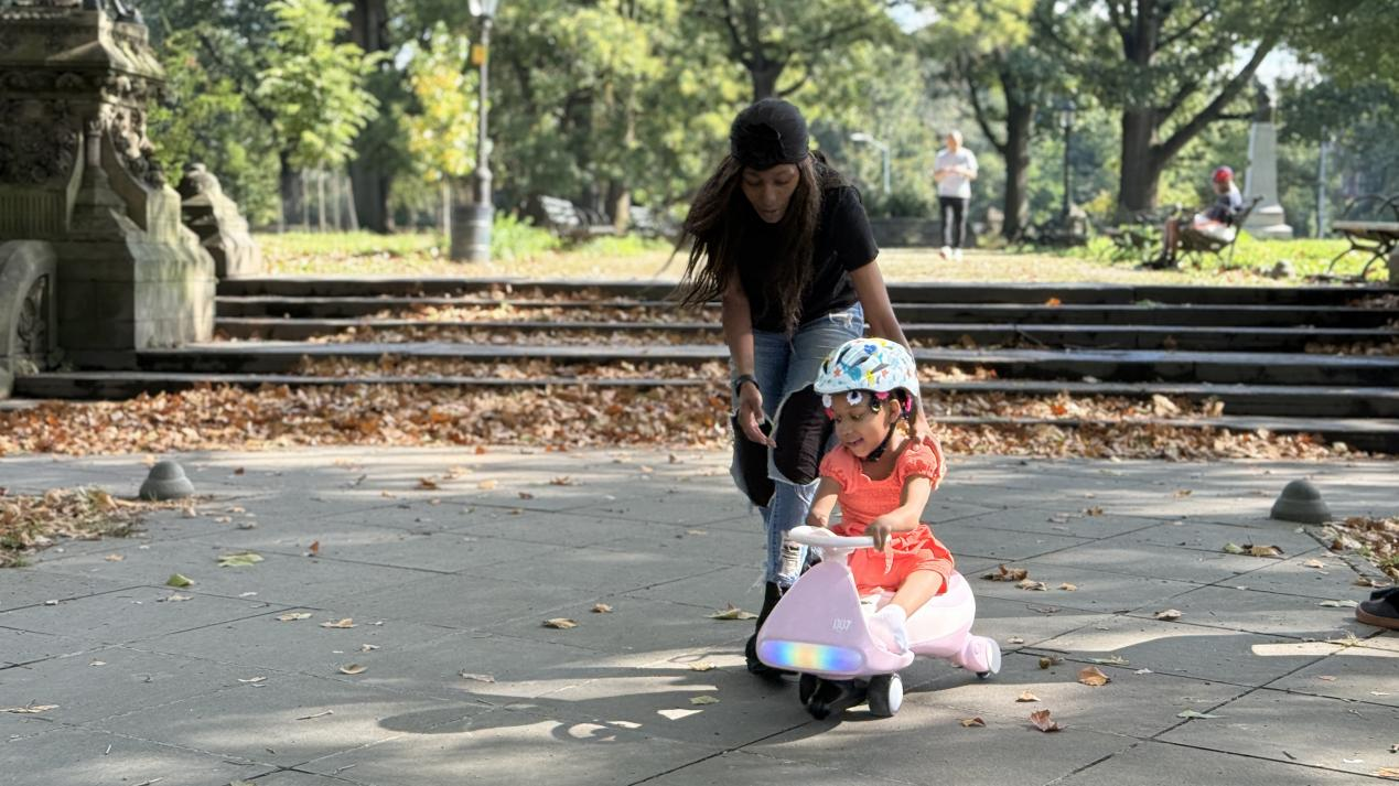 FanttikRide Crafts Custom Joy:A Left-Pedal Wiggle Car Empowers a Child with Limb Differences